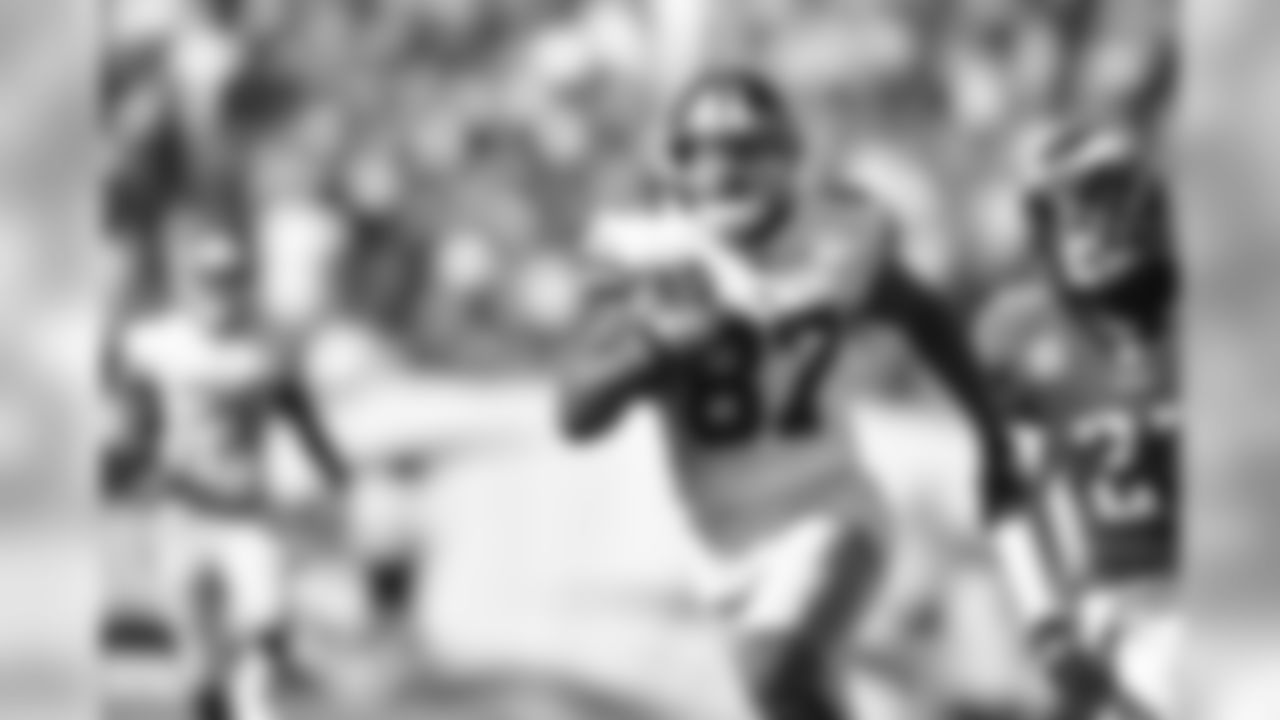 WR STERLING SHEPARDShepard, who has missed the last two games because of an ankle injury, is on track to play this Sunday. The second-year pro has 22 catches for 263 yards in five games this season, including a 77-yard touchdown.