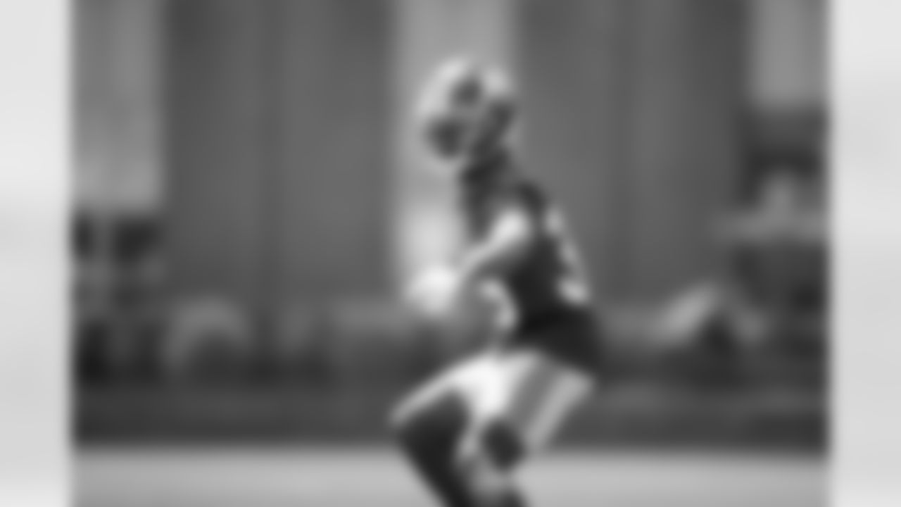 DB Deonte Banks (36)