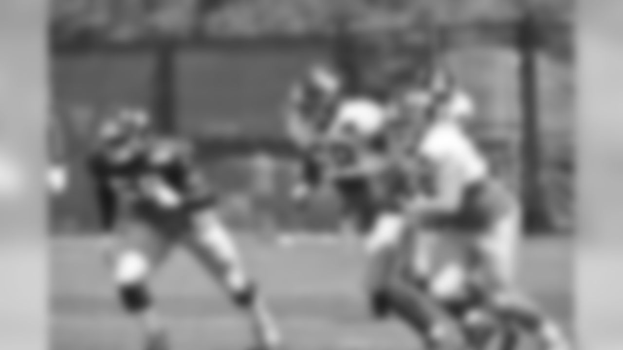 GUARD BOBBY HART, DE OWA ODIGHIZUWA, FB HENRY HYNOSKI