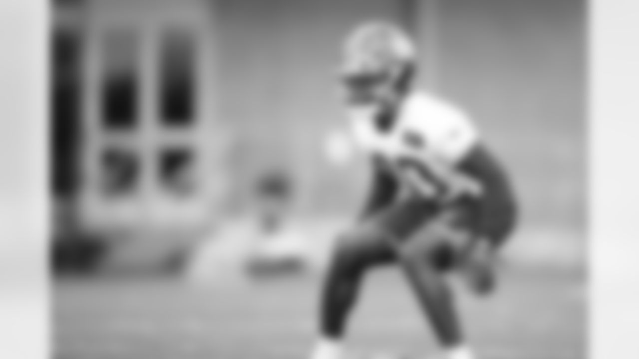Darnay Holmes (30)