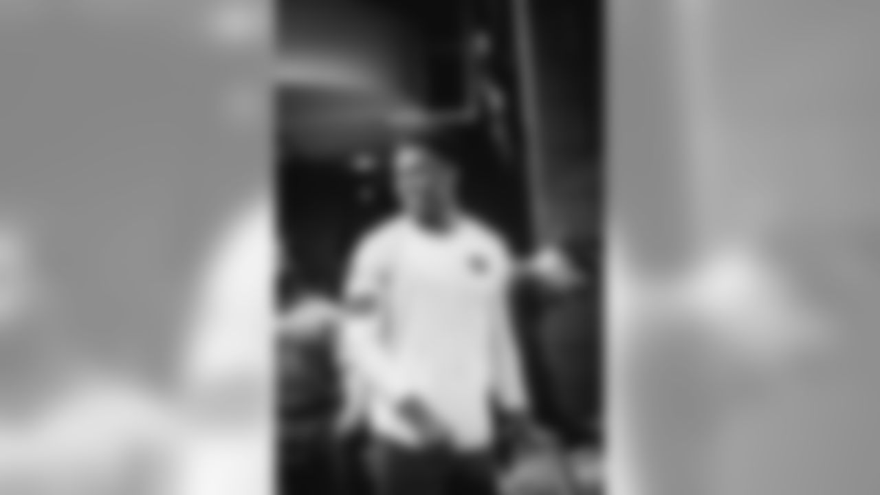 E_19_04015_PlayerWorkoutsOffense043