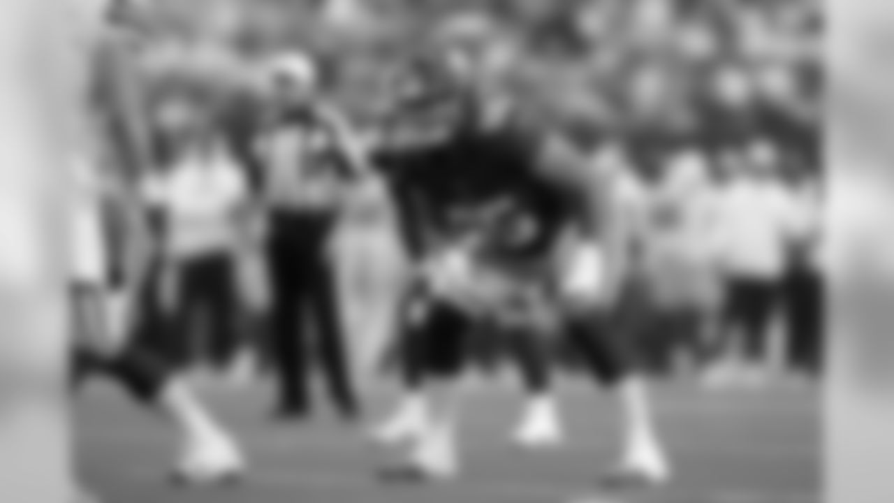 New York Giants offensive lineman Nick Gates (65) waits for the snap during an NFL football game against the Dallas Cowboys, Sunday Sept. 8, 2019 in Arlington, Texas. (Greg Trott via AP)