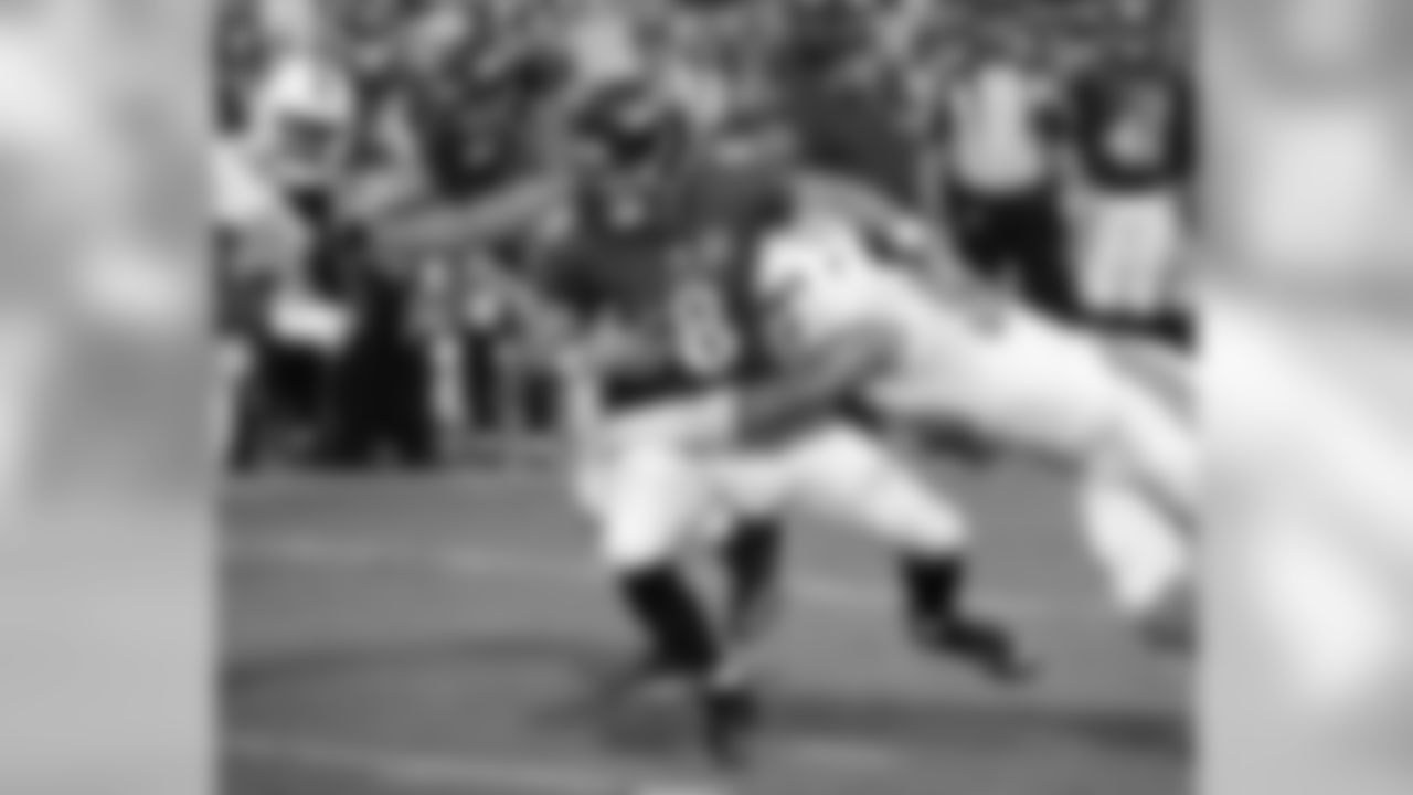 DE OLIVIER VERNON