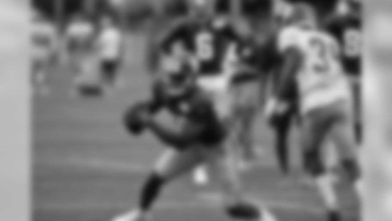 Giants hit the practice field on Monday