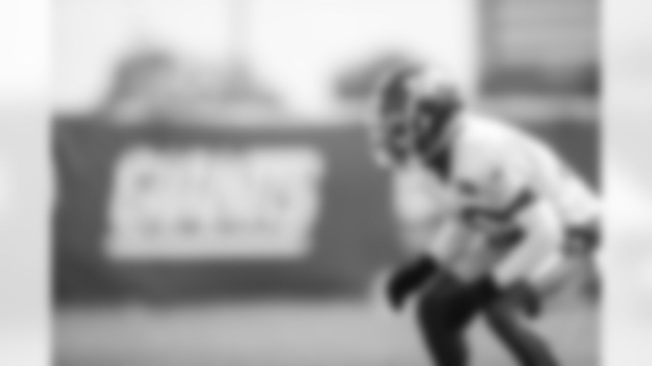 Darnay Holmes (30)