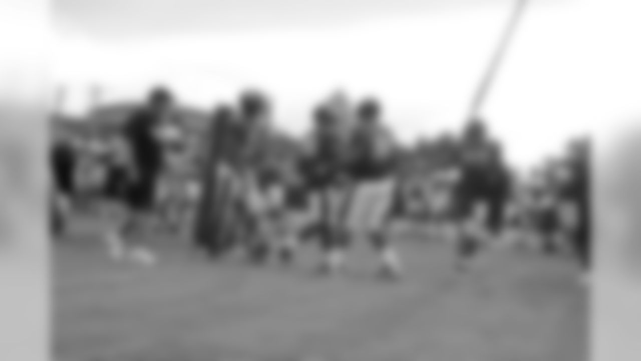 2009 Training Camp - Oklahoma Drill