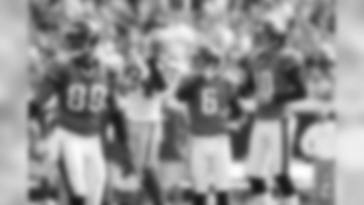 89 Marcedes Lewis, #6 Steve Weatherfod, #10 Josh Scobee