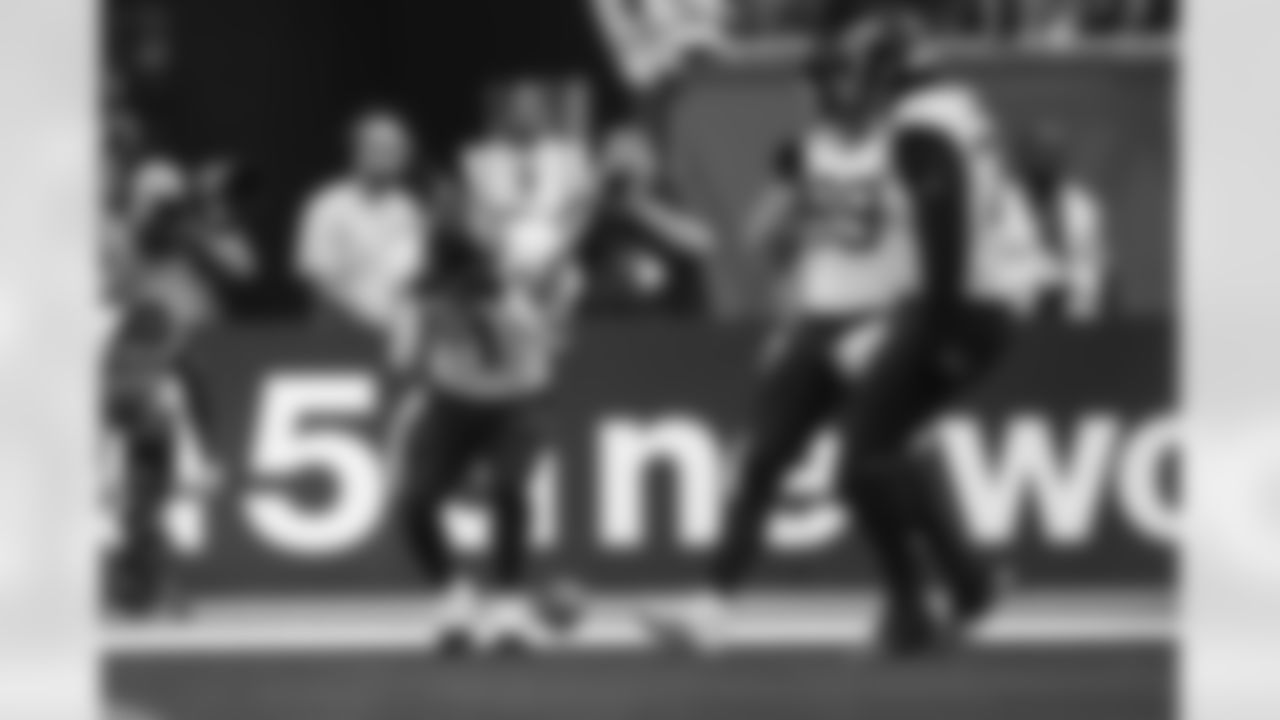 Jacksonville Jaguars vs Buffalo Bills
RB Travis Etienne Jr. (1)