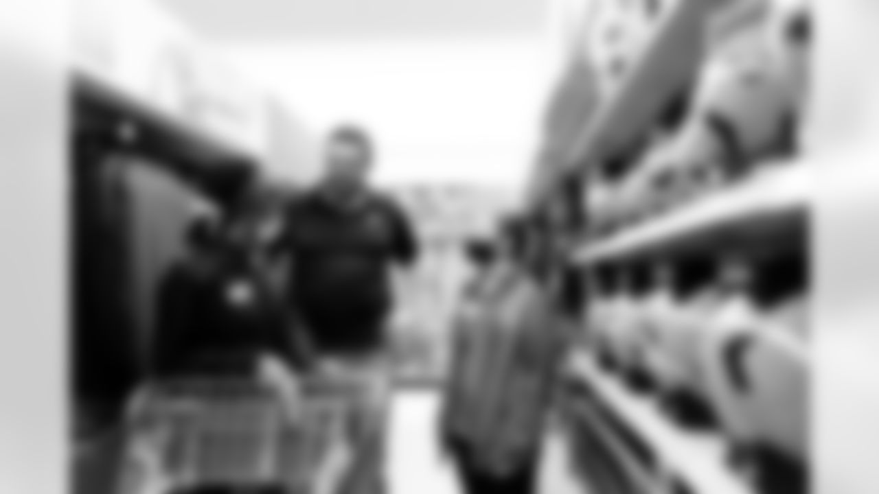 Tony Boselli and The Boselli Foundation partner with Academy Sports & Outdoors to gift Matthew Gilbert Middle School a surprise shopping spree for for their soccer program.