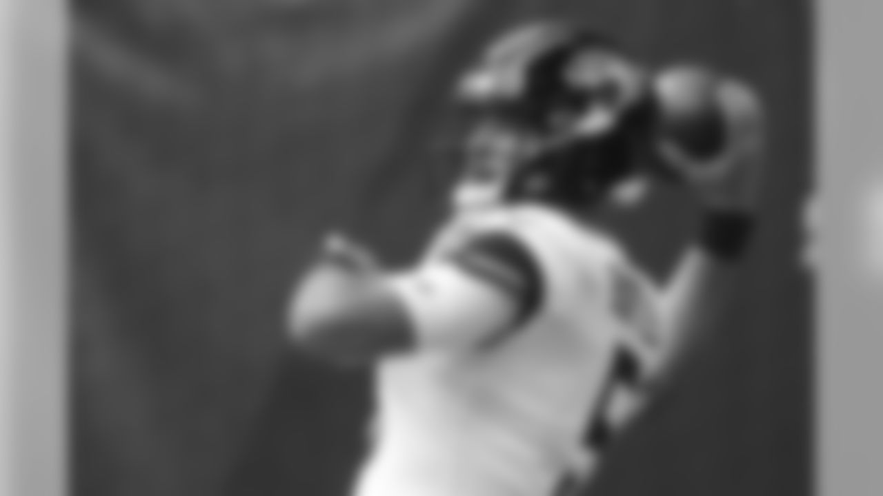 Jacksonville Jaguars quarterback Blake Bortles warms up before an NFL preseason football game against the Minnesota Vikings, Saturday, Aug. 18, 2018, in Minneapolis. (AP Photo/Jim Mone)