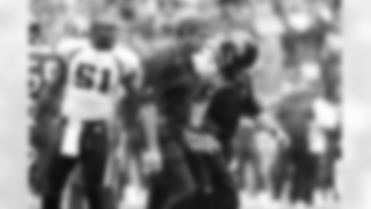 51 Clint Ingram, #54 Quentin Groves