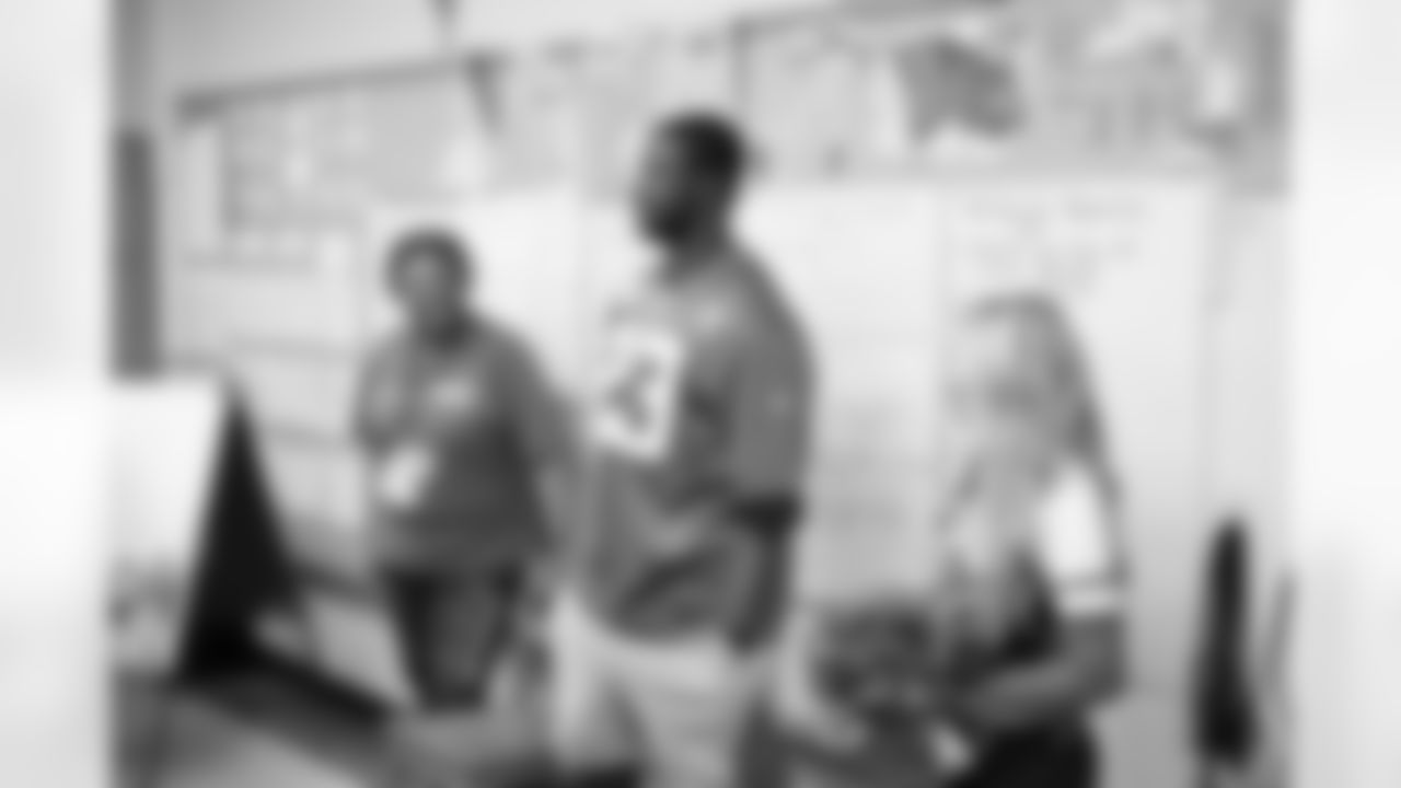 2023_0308_LiteracyLockerRoom_04