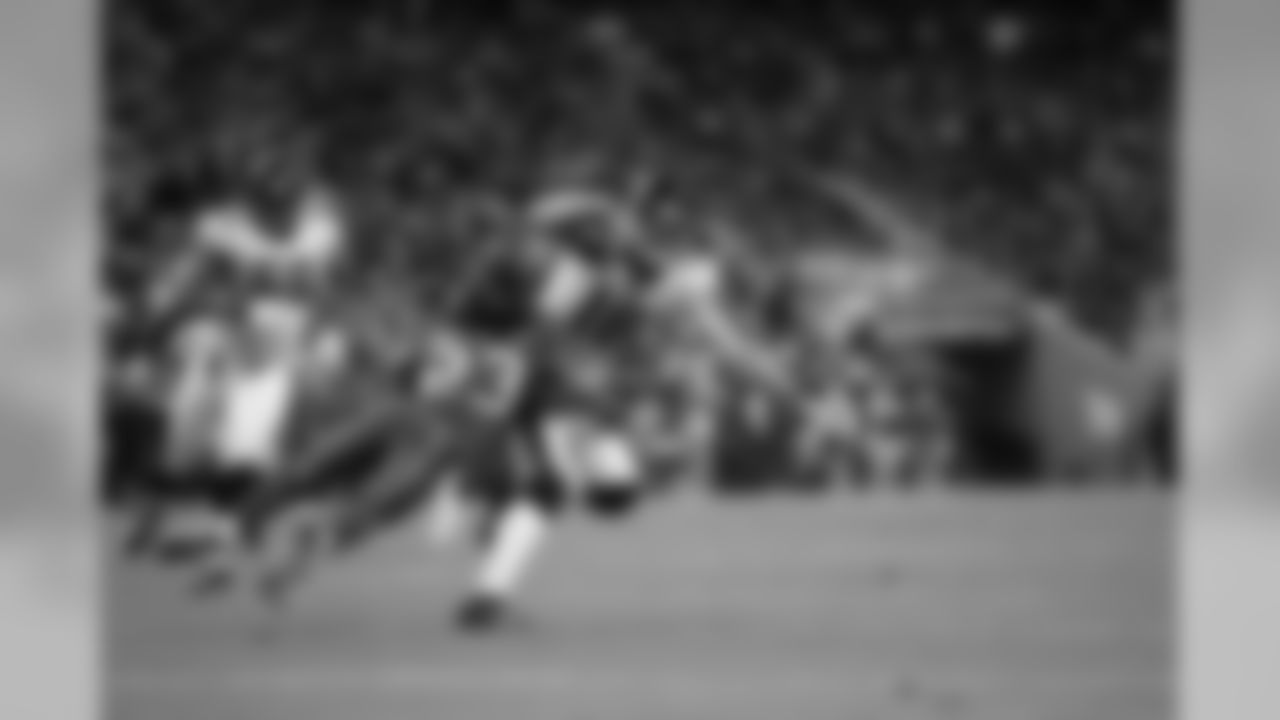 69 Khalif Barnes, #18 Matt Jones