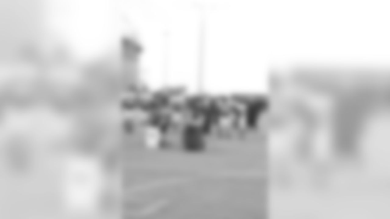 2009 Training Camp - Oklahoma Drill