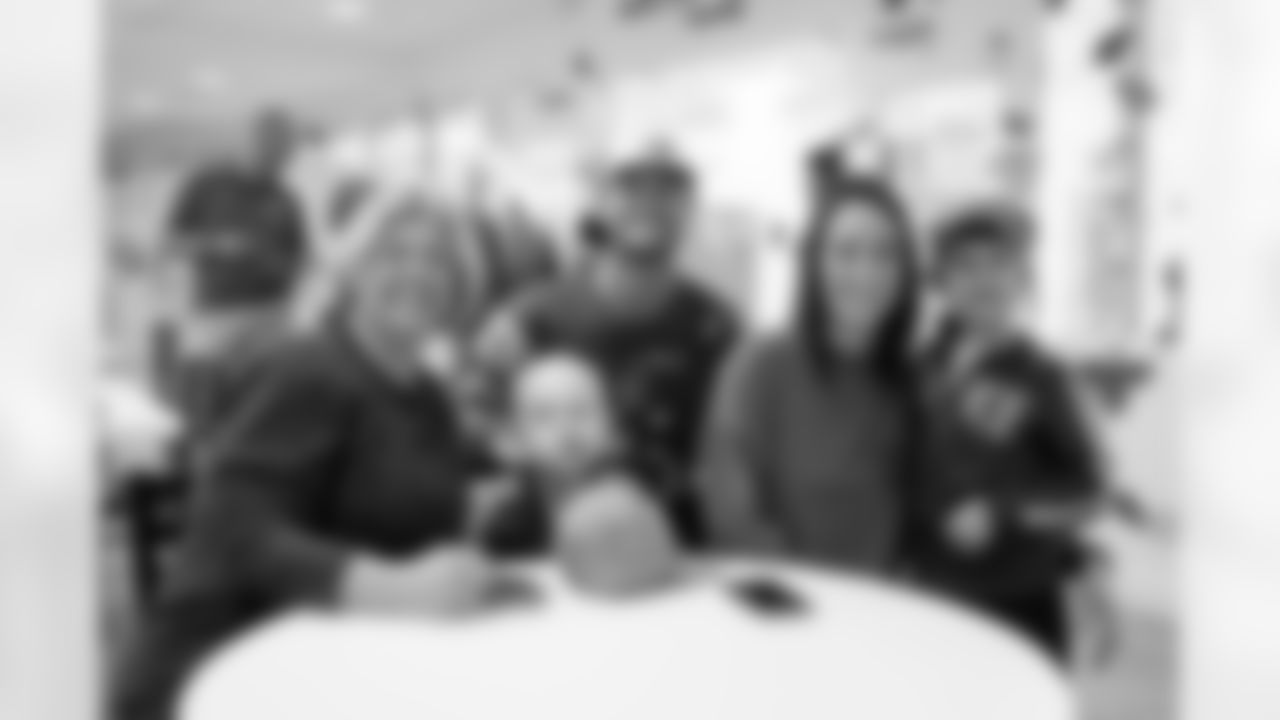 2022_1214_RonaldMcDonaldHouse_024