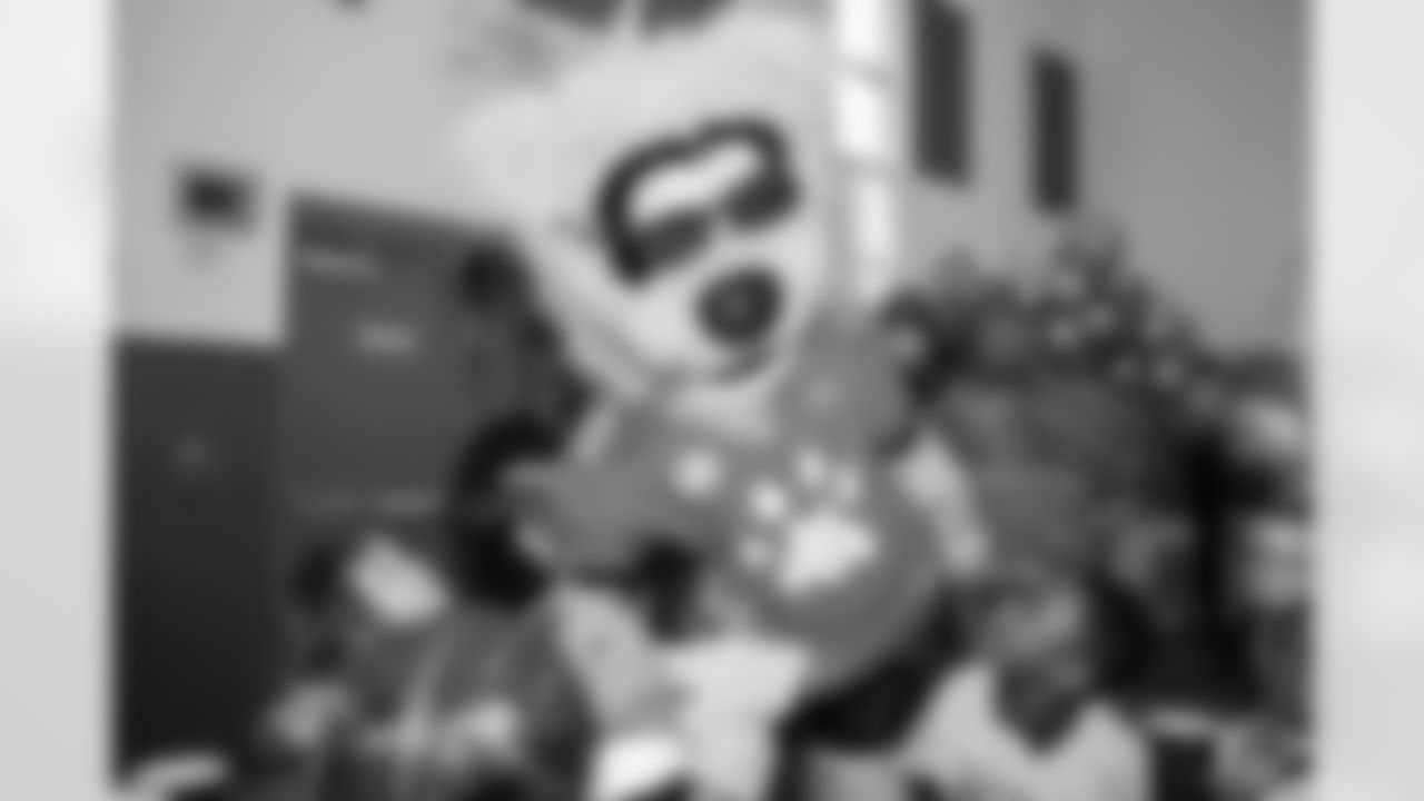 2022_1122_JoshTravonYetDinner_031