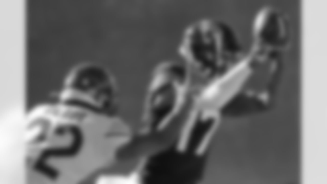Jacksonville Jaguars receiver DJ Chark Jr. (17) hauls in a 20 yard touchdown reception with 8:21 to play in the second quarter against the Chicago Bears during an NFL football game, Sun, Dec. 27, 2020 in Jacksonville, Fla.