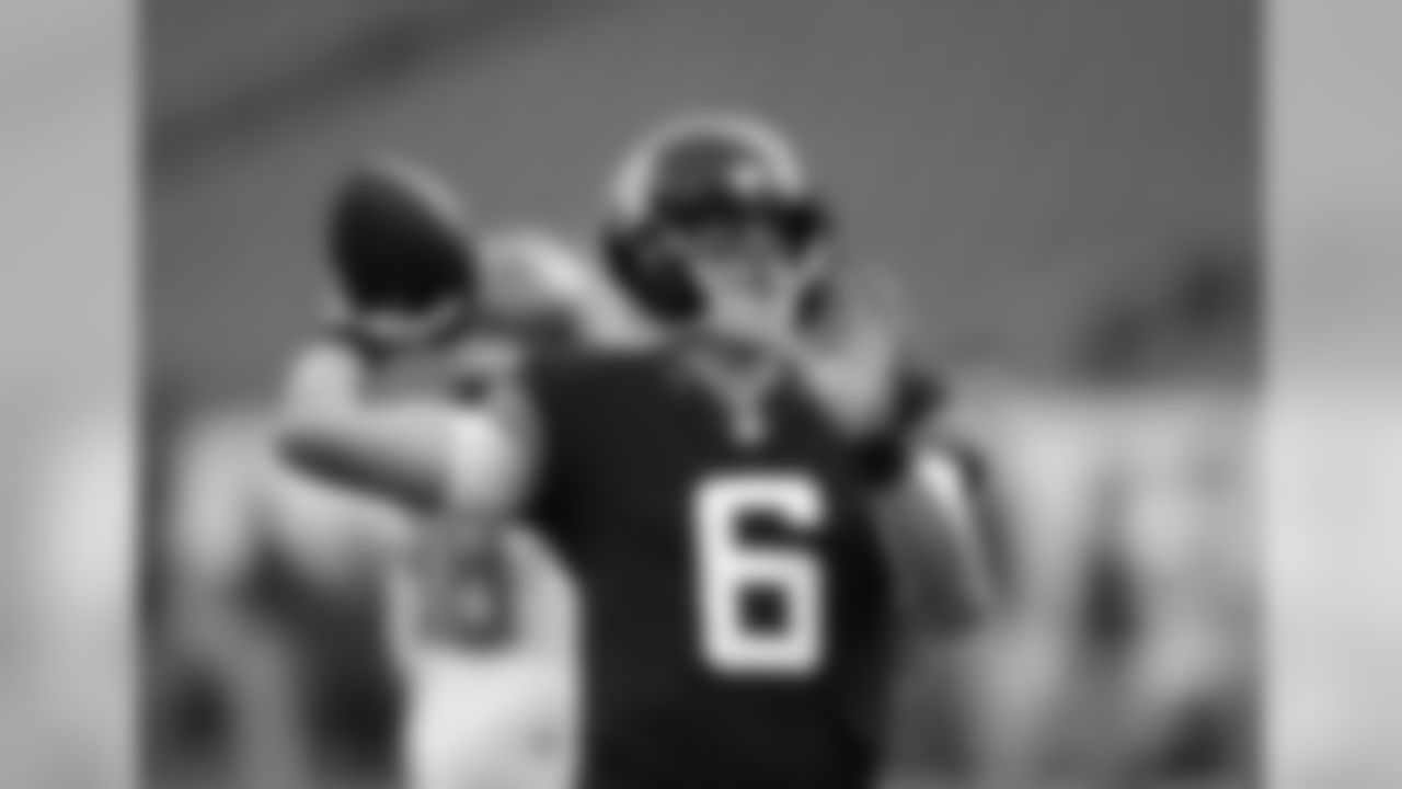 Jacksonville Jaguars quarterback Cody Kessler (6) warms up prior an NFL preseason football game against the Tampa Bay Buccaneers Thursday, Aug. 30, 2018, in Tampa, Fla. (AP Photo/Jason Behnken)