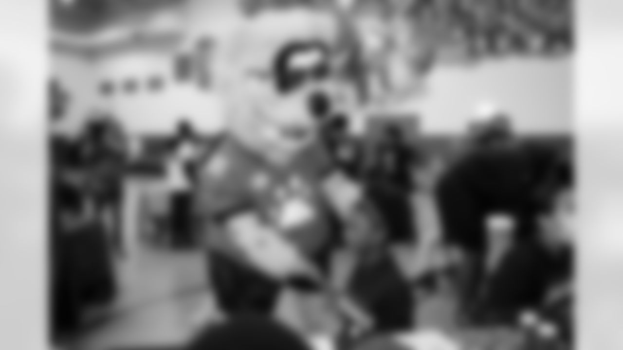 2022_1122_JoshTravonYetDinner_007