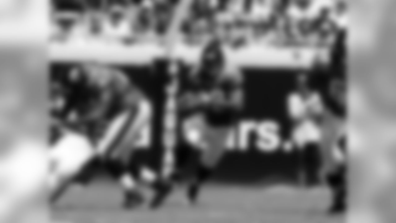 28 Fred Taylor