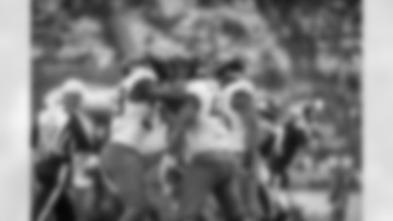 Jacksonville Jaguars vs. Pittsburgh Steelers
LB Devin Lloyd (33) and OLB Josh Allen (41)