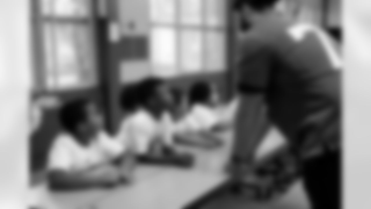 2022_HispanicHeritageSchoolVisit-7