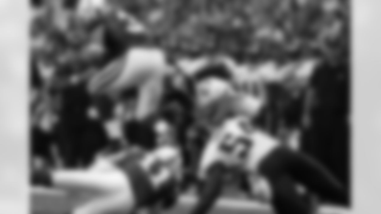 54 Quentin Groves, #27 Rashean Mathis