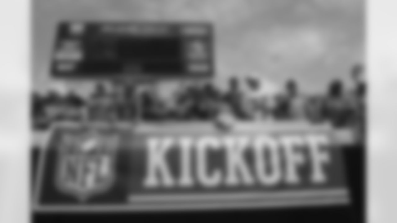 2010 Season - Broncos vs. Jaguars-1
