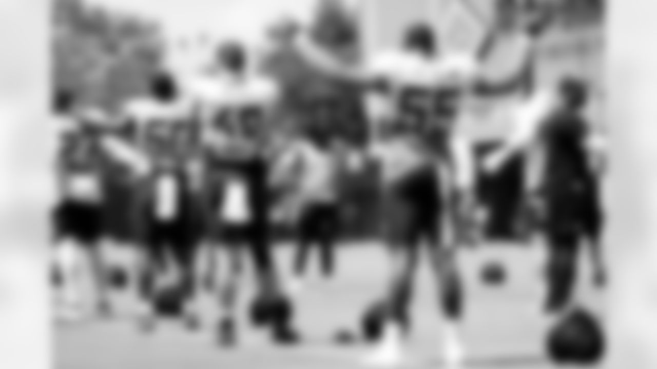 OL Darryl Williams (60)