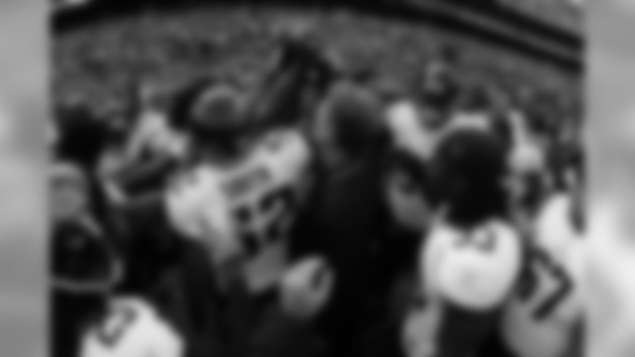 52 Daryl Smith, #98 John Henderson, #33 Greg Jones, #67 Vince Manuwai