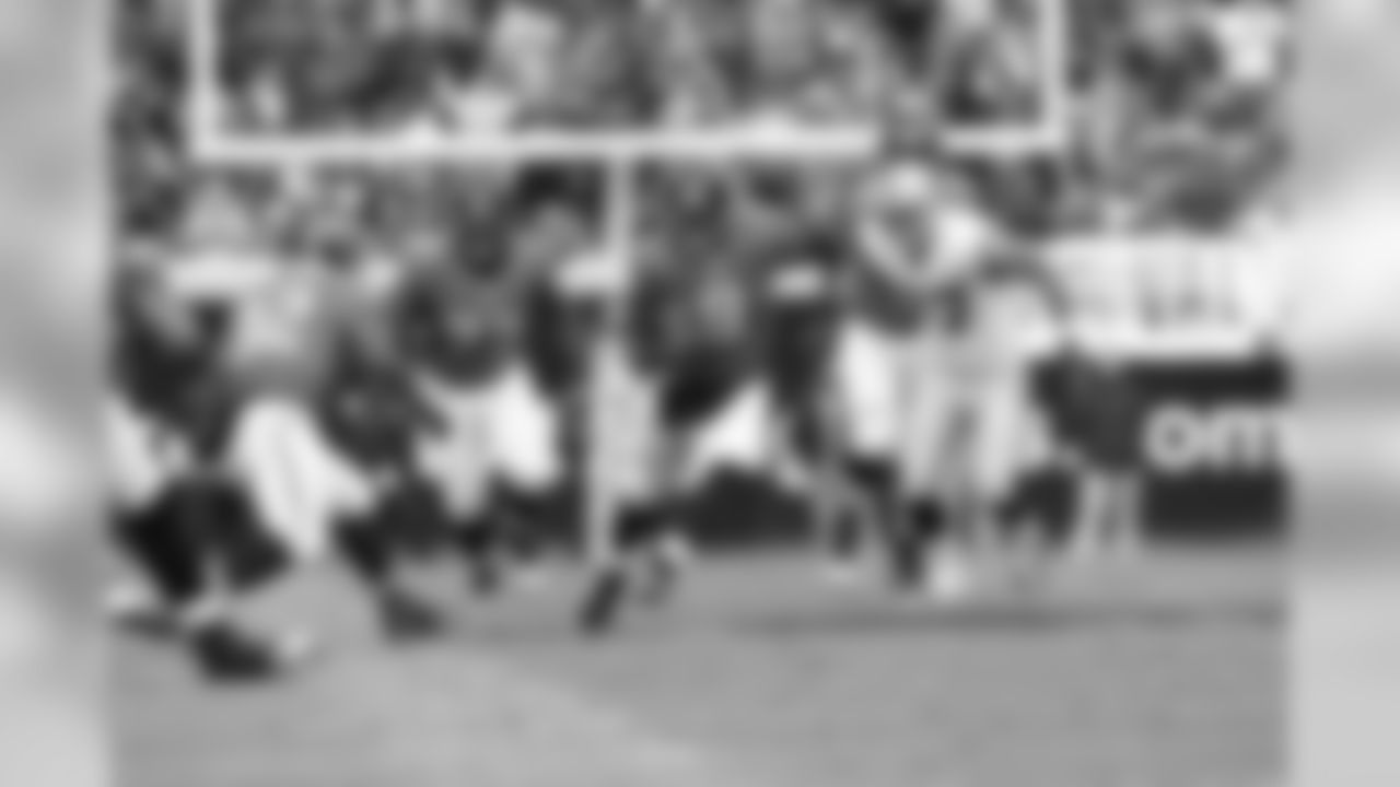 9 David Garrard, #77 Uche Nwaneri, #32 Maurice Jones-Drew
