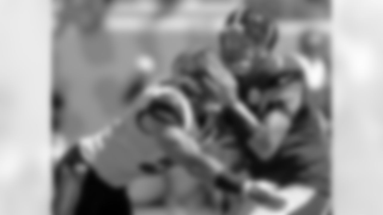 Paul Posluszny had this impressive sack of Ben Roethlisberger.