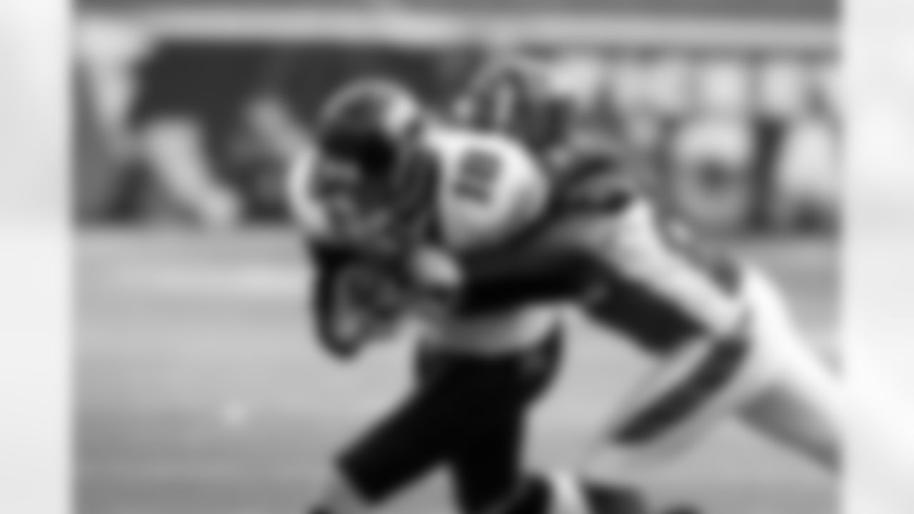 18 Matt Jones