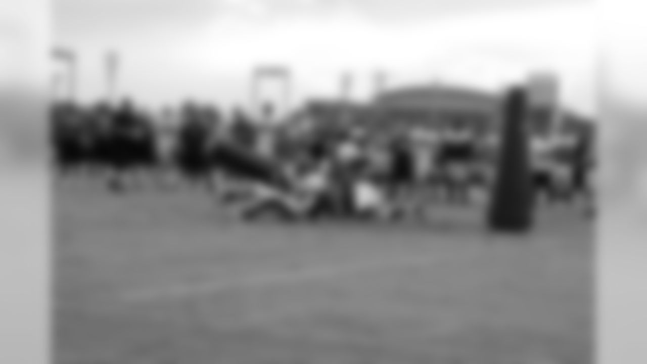 2009 Training Camp - Oklahoma Drill