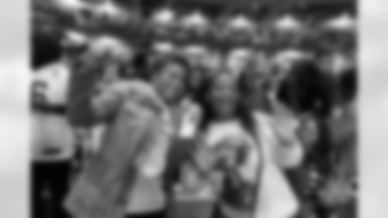 2023_0121_DuuuvalWatchParty_081