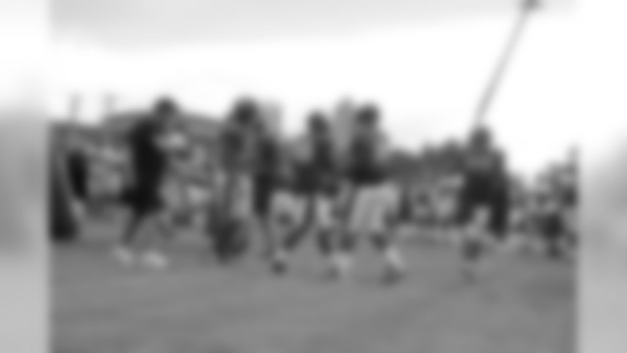 2009 Training Camp - Oklahoma Drill
