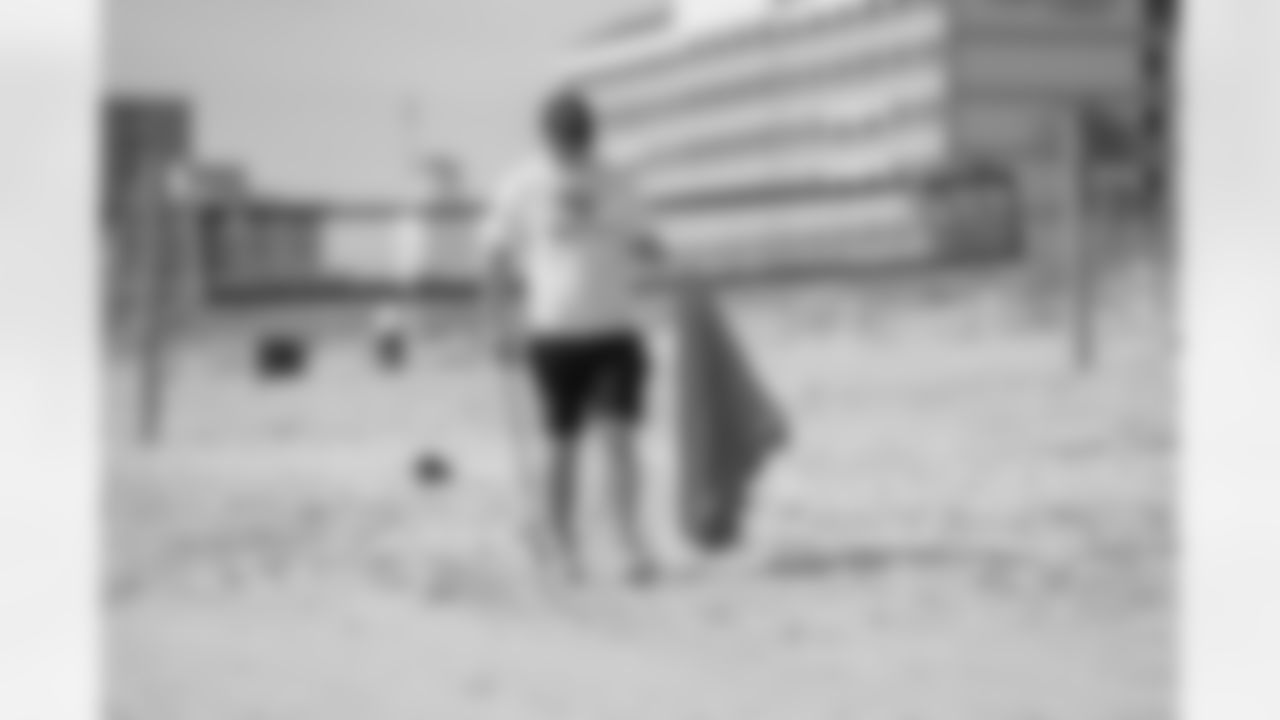 2023_0419_BeachCleanup_09