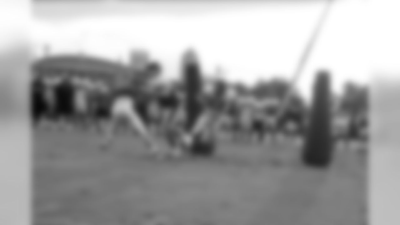 2009 Training Camp - Oklahoma Drill