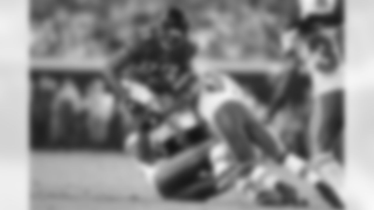 89 Marcedes Lewis