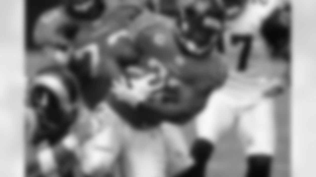 32 Maurice Jones-Drew