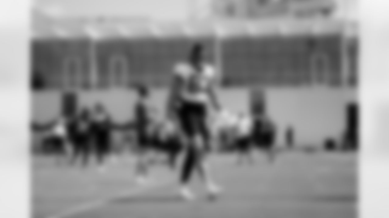 WR Jacob Harris (83)