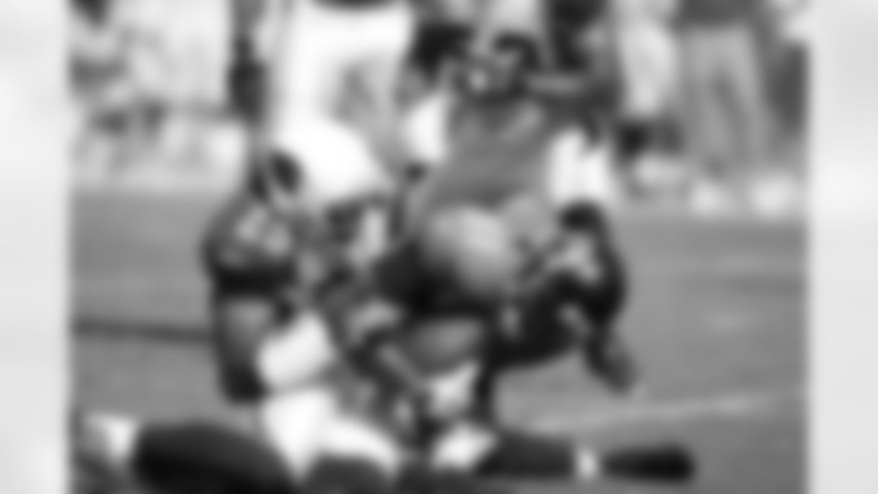 81 Torry Holt