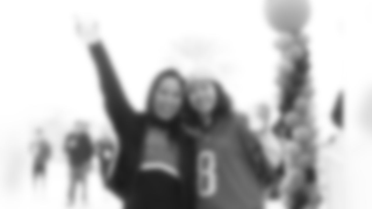 2023_0121_DuuuvalWatchParty_024