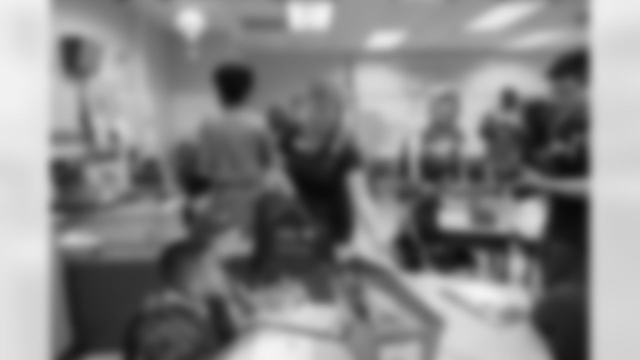 2023_0308_LiteracyLockerRoom_79