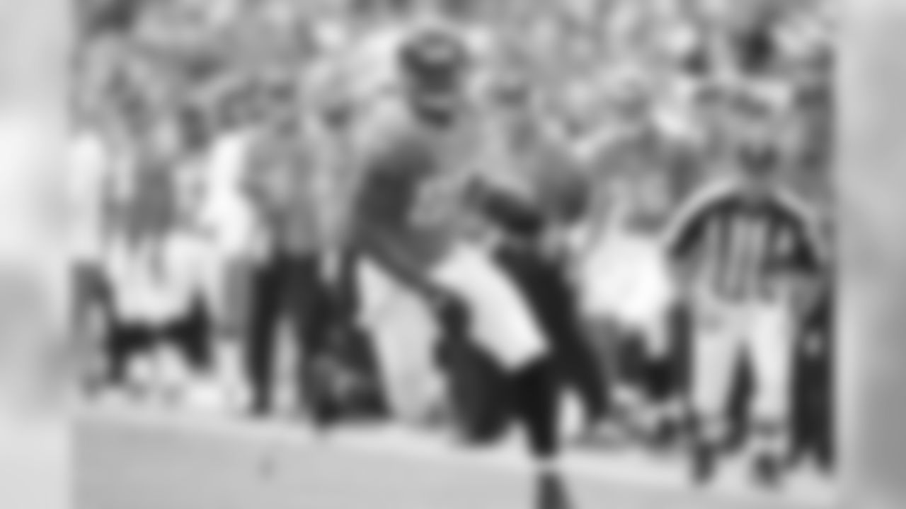 89 Marcedes Lewis
