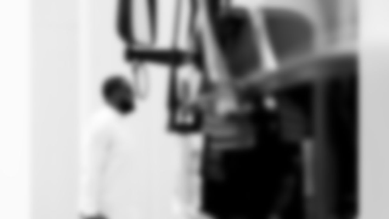 OL Cam Robinson
