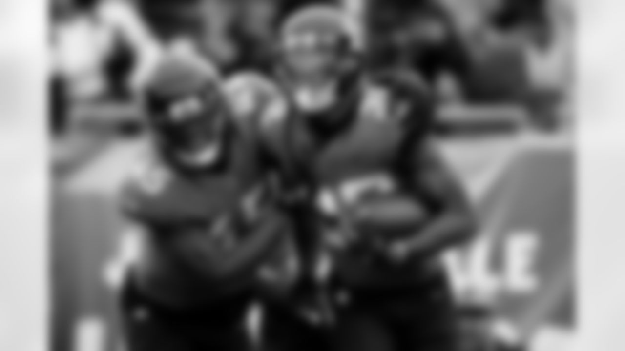2021_1128_Falcons_Home_0513