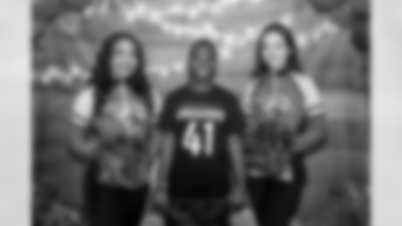 2022_1122_JoshTravonYetDinner_043