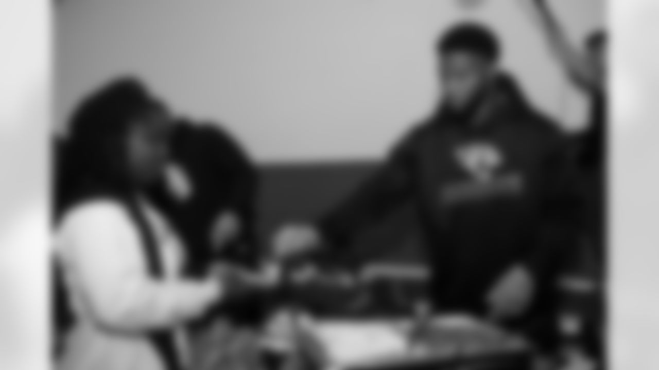 2022_1122_JoshTravonYetDinner_019