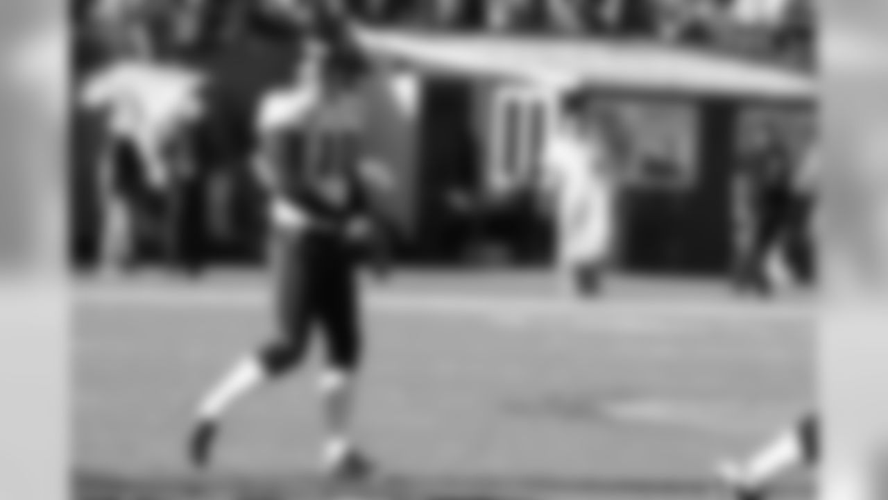 10 Josh Scobee